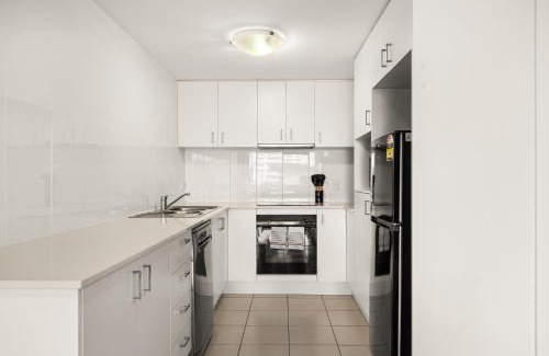 South Brisbane Apartamento | Modern 2-Bed Apartment with Gym & Sauna Access
