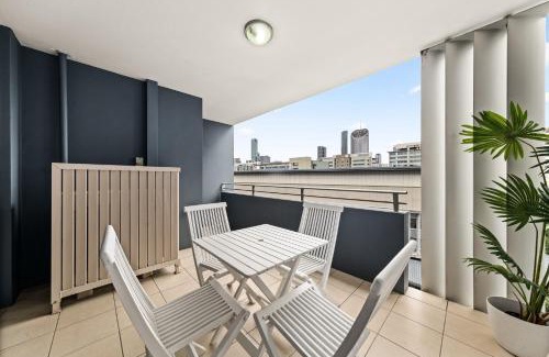 South Brisbane Apartamento | Modern 2-Bed Apartment with Gym & Sauna Access
