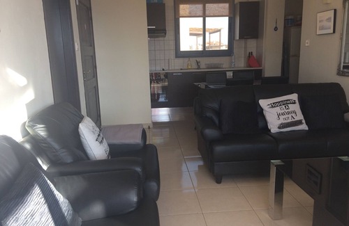 Universal Apartamento | Moderno apartamento de 2 dormitorios con WiFi situado en el Área Universal de Paphos