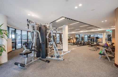 Phillip Apartamento | Modern 2-Bed Apartment with Premium Amenities