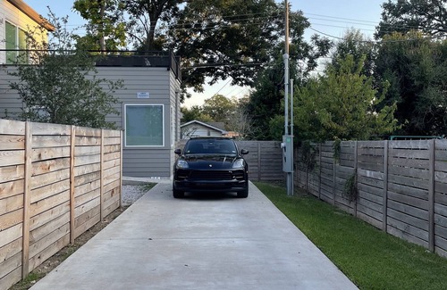 South Manchaca Casa | Modern 2 bed/bath home in South Austin, 10 minute drive to DT and Airport