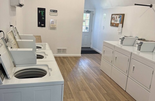 Plainview Cabina | Modern 2 bed cabin 2 miles from Lake Nimrod and within 30 mins of 4 state parks