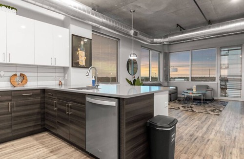 St. Petersburg - Clearwater Apartamento | Modern 2 Bed Getaway Steps from Tropicana Field!