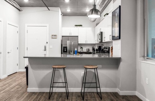 St. Petersburg - Clearwater Apartamento | Modern 2 Bed Getaway Steps from Tropicana Field!