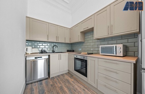 Gourock Casa | Modern 2 Bed Sleep 4 In Gourock