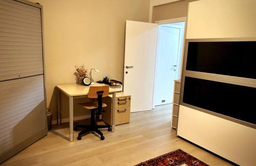 Sint-Jans-Molenbeek Apartamento | Modern 2-Bed Urban Apartment