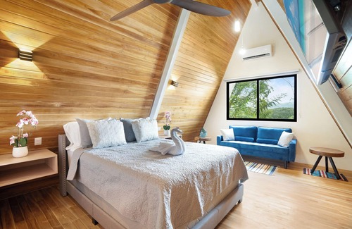 Potrero Hotel | Modern 2 Bedroom A-Frame w/ Loft - Wi-Fi, A/C, Kitchen, Near Beach, Gameroom