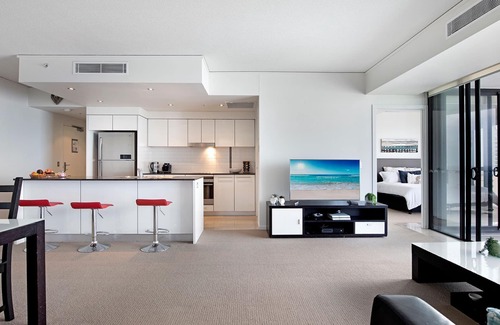 Broadbeach Apartamento | Modern 2 Bedroom Apartment in Sierra Grand - CoastHM