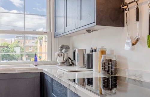 Abbey Apartamento | Modern 2 Bedroom Apartment in Wimbledon With Garden