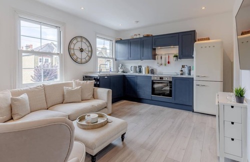 Abbey Apartamento | Modern 2 Bedroom Apartment in Wimbledon With Garden