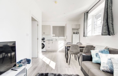 Coldharbour Apartamento | Modern 2-Bedroom Apartment in Vibrant Brixton - Perfect for City Explorers!