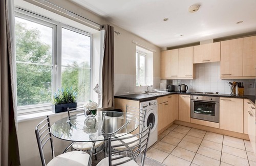 Oxford Apartamento | Modern 2 Bedroom Apartment in popular Jericho !!!