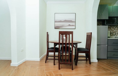 Amrahia Apartamento | Modern 2-Bedroom Apartment Home on a Gated Compound with Backup Solar Power.
