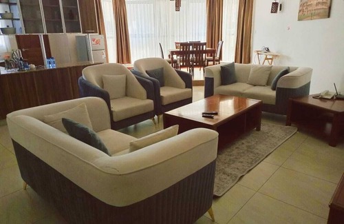 Kilimani Apartamento | Modern 2-bedroom apartment Fully Furnished and serviced with free Internet.