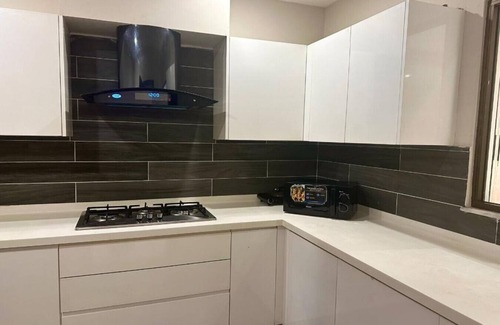 Lahore Apartamento | Modern 2-Bedroom Apartment – Perfect for 5 Guests