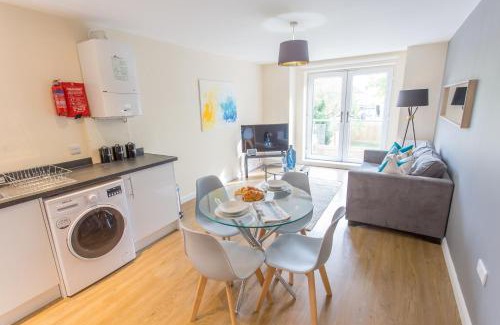 Oxford Apartamento | Modern 2 Bedroom Apartment with Parking, Near Headington Hospitals & Oxford Brookes