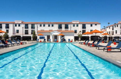 Ventura Condominio | Modern 2 bedroom condo with ocean view, pool, tennis