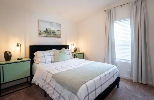 San Luis Obispo Casa | Modern 2-Bedroom Eucalyptus House