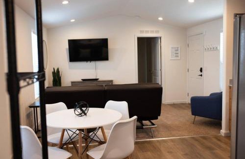 San Luis Obispo Casa | Modern 2-Bedroom Eucalyptus House
