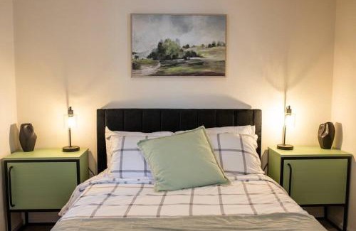 San Luis Obispo Casa | Modern 2-Bedroom Eucalyptus House