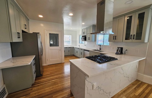 Oakland Casa | Modern 2 beds 1 bath house in a prime Bay Area location