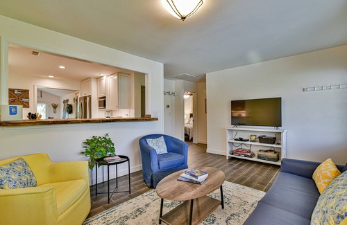Oakley Cabaña | Modern 2 BR Cottage 10 Min from DT, 5 Min from Biltmore - Fresh, Clean & Bright!