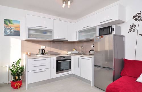 Split Apartamento | Piso moderno de 2 habitaciones con bañera de hidromasaje cerca de todo