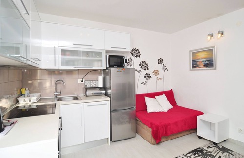 Split Apartamento | Piso moderno de 2 habitaciones con bañera de hidromasaje cerca de todo