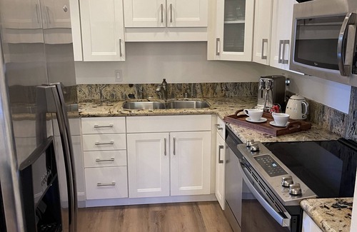 Palm Desert Casa | Modern 2 Story Townhouse - El Paseo, Palm Desert!