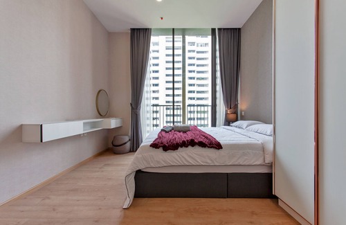 Nana Condominio | Modern 2 bedroom apartment in luxury condo in Asok neighbourhood