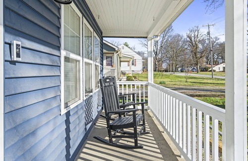 Terre Haute Casa | Modern, 2BD/1BA, 10 Mins To Hosp, Pet Friendly