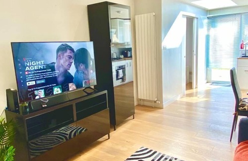 North Greenford Apartamento | Modern 2BDR apartment with private garden Wembley