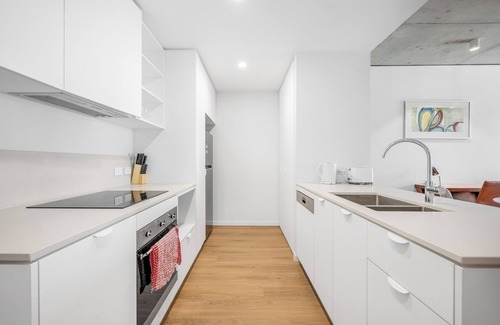 Phillip Apartamento | Modern 2BDR Apt in Phillip Gym | Pool | Parking