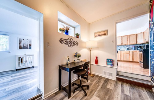 Forestview Casa | Modern 2Bdrm Westchester Home with brand-new out door HOT TUB