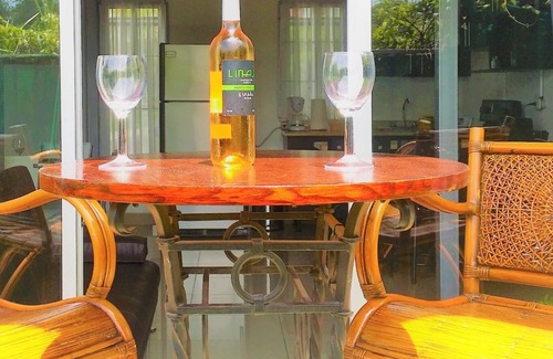 Santa Ana Apartamento | Modern 2br/1.5ba Apt w/ AC & Great Location. #C