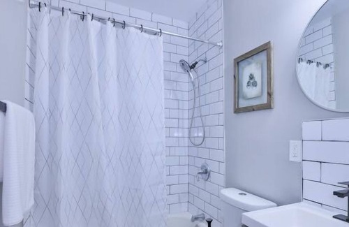 Anacostia Apartamento | Modern 2br 1ba Apt Unit in Historic District