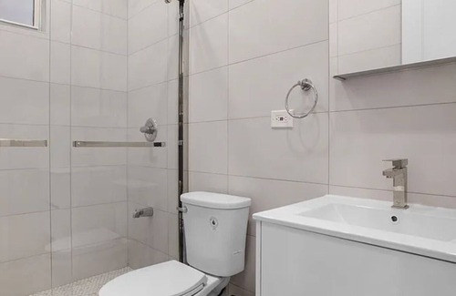 Manhattan Apartamento | Modern 2BR/2BA Apartment w/ Chic Design & Washer/Dryer in Prime Upper West Side