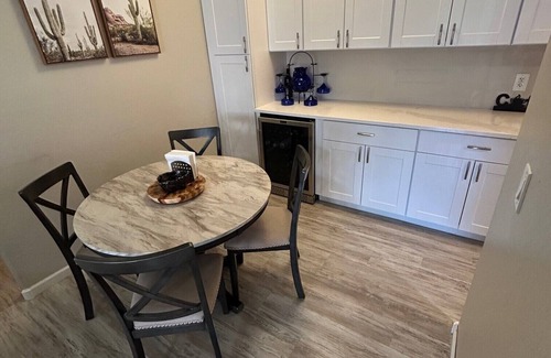 North Scottsdale Condominio | Modern 2BR/2BA Retreat: Ground Floor/Pool, Spa, Gym/North Scottsdale Getaway