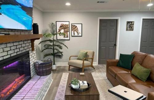 Asheboro Apartamento | Modern 2BR Aparment near NC ZOO w Parking