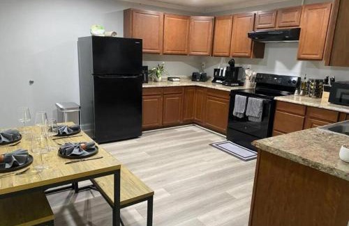 Asheboro Apartamento | Modern 2BR Aparment near NC ZOO w Parking