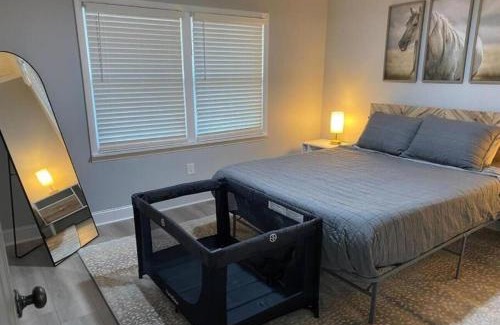 Asheboro Apartamento | Modern 2BR Aparment near NC ZOO w Parking