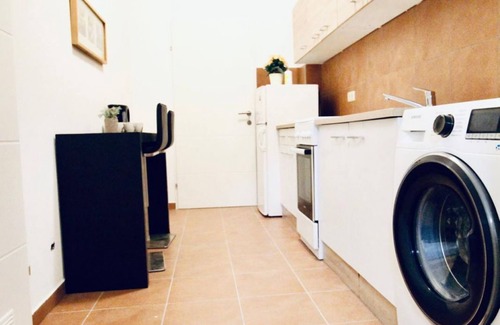 Brigittenau Apartamento | Modern 2BR Apt. Ideal for Families & Long Stays