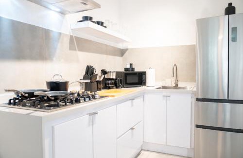 Gobernador Pinero Apartamento | Modern 2BR Apt in San Juan City, Concert Stays