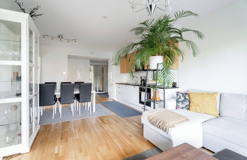 Tampere Apartamento | Modern 2BR Apt with Sauna & Free Parking