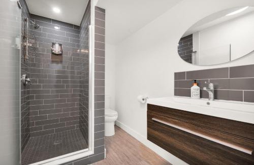 Doon South Casa | Modern 2BR Duplex 3.0 GBPS internet with Parking
