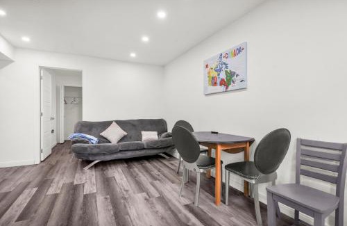 Doon South Casa | Modern 2BR Duplex 3.0 GBPS internet with Parking