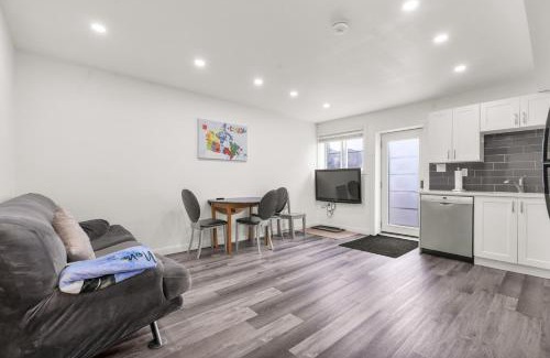 Doon South Casa | Modern 2BR Duplex 3.0 GBPS internet with Parking