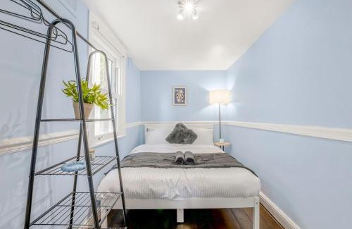Croham Apartamento | Modern 2BR Flat-Terrace-Free Parking-Rail Station