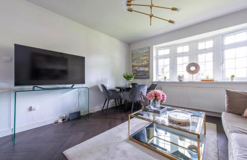 Leyton Apartamento | Modern 2BR Flat with 3 Beds Urban Getaway - Cherry