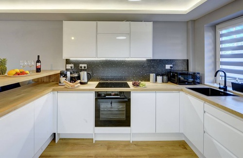 Rugby Casa | Modern 2BR House & Private parking & Kid-friendly